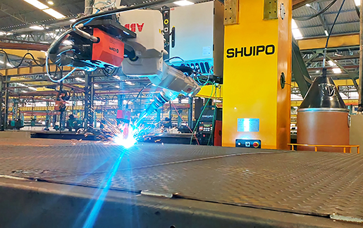 底板焊接機(jī)器人2